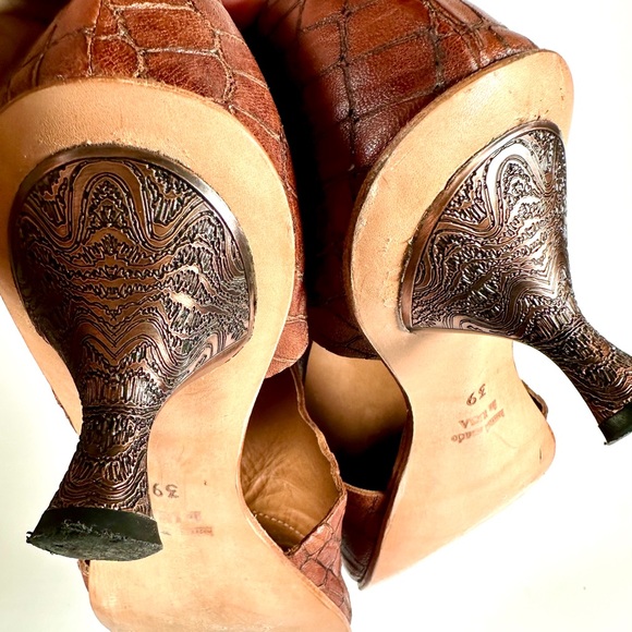 Cydwoq Vintage Kitten Heel Ankle Boots - Picture 7 of 13